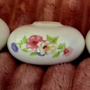 (4) Vintage Porcelain Ceramic Bedpost Finials/Spacers